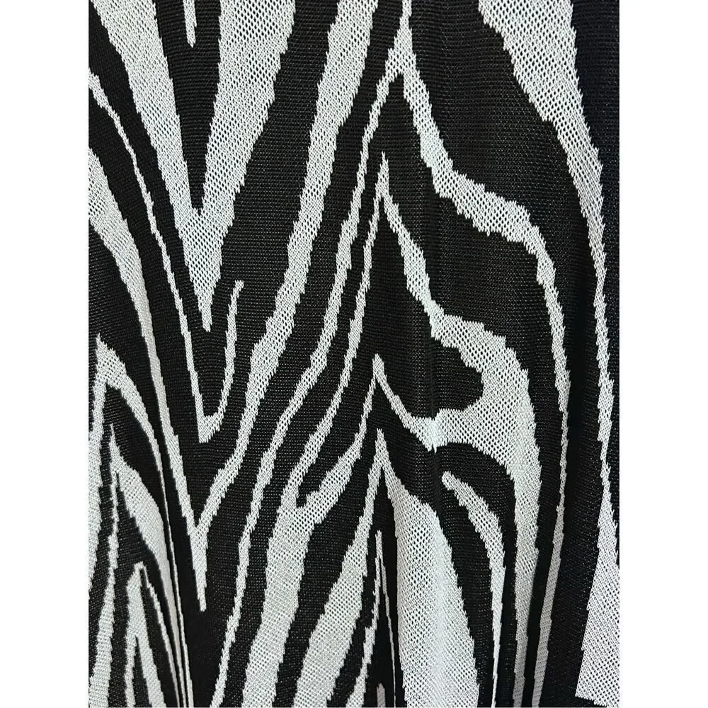 Chico’s Bold Black & White Zebra Print Tunic Sweater Size 3/US Size XL